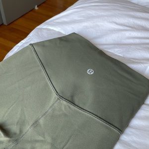 Lululemon 4 Green Align Crop